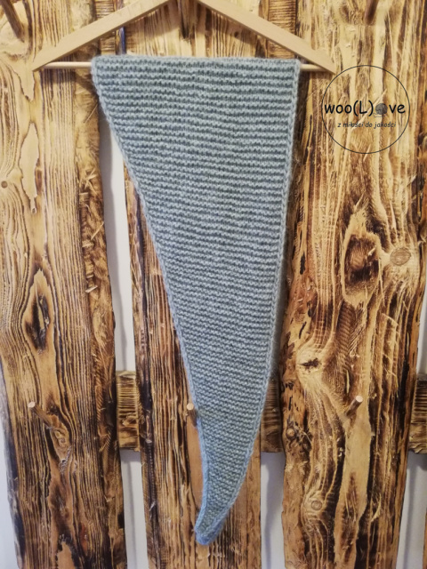 wełniany szal TRÓJKĄTNA CHMURKA